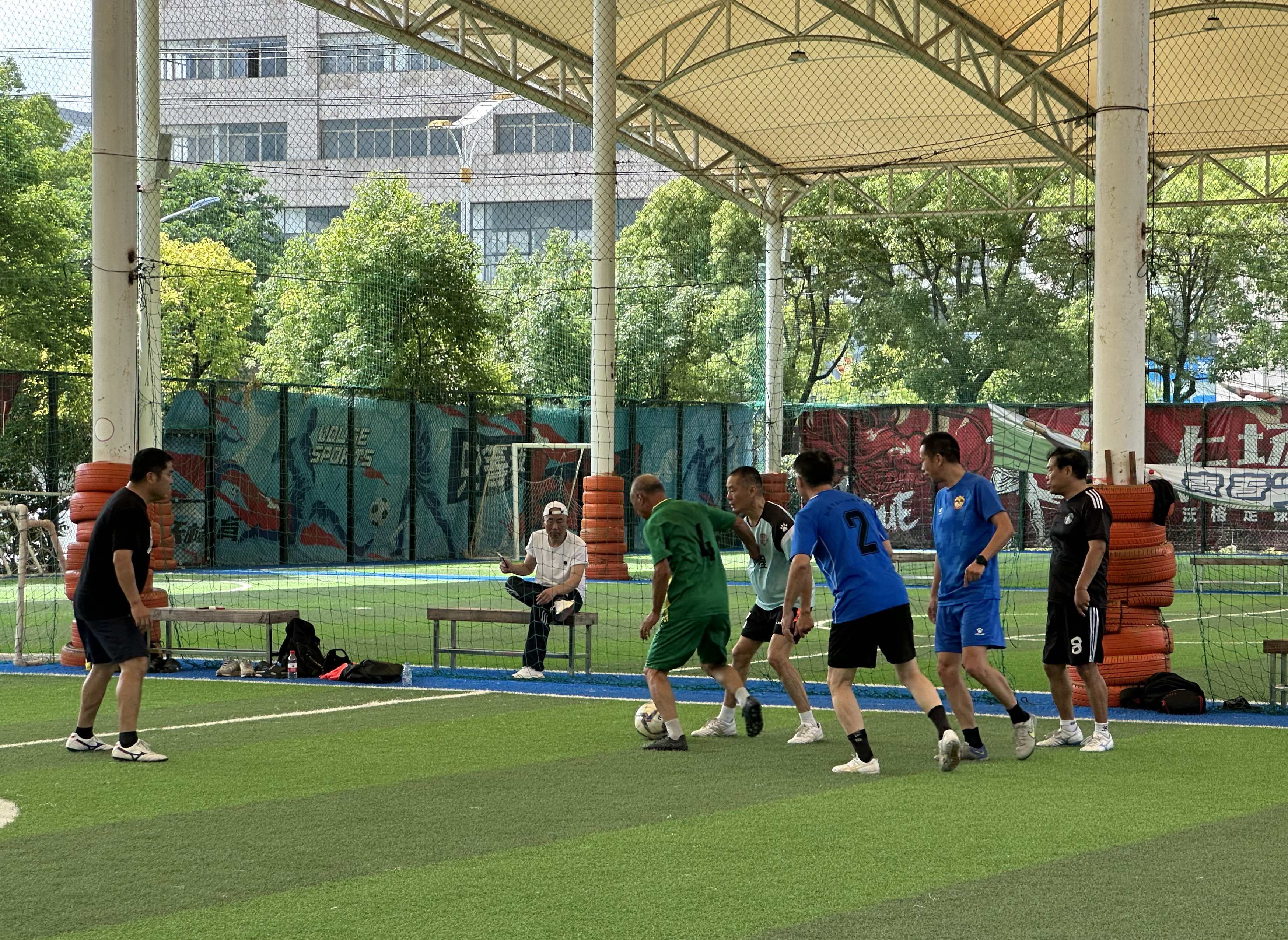 江苏南通： 建成足球场560片火热“苏超”点燃绿茵激情