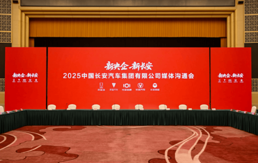 打造科技运动潮牌深蓝的“革新”很不一样！