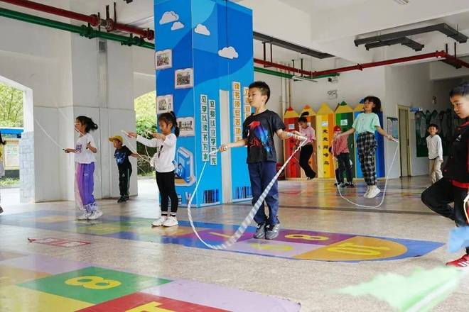 “会暖春芽 多彩假期”丨阳光为墨运动为笔书写少年风华(图6)