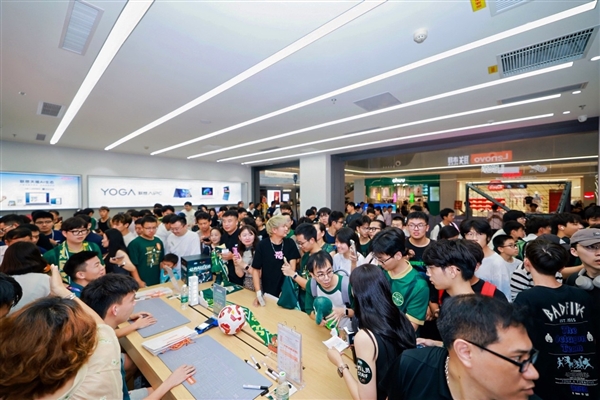 王钰栋等化身联想“一日店长”让体育有AI带联萌“过足瘾”(图5)