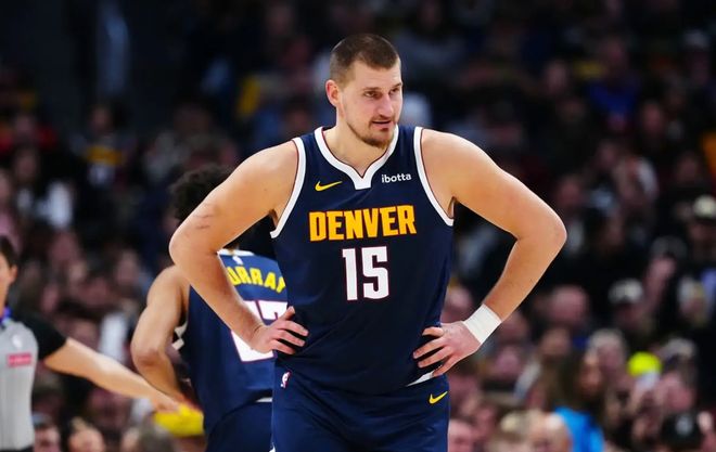 星空NBA体育赛季中期评比：约老师与队友的争夺战！